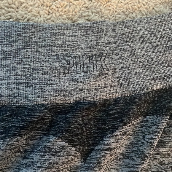Victoria’s Secret Pink Gray Seamless Leggings Size Large - Picture 4 of 6
